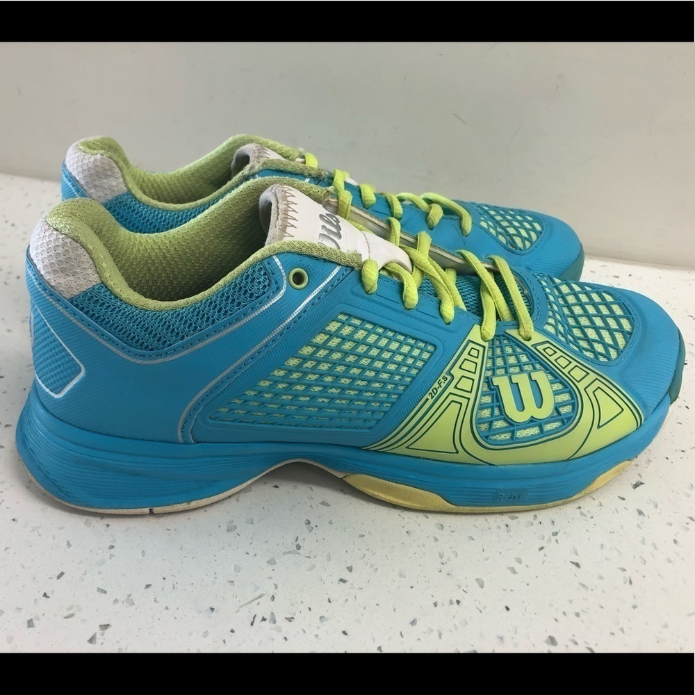 Wilson 20-fs womens tennis sneakers size 7